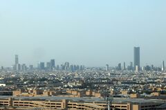 サウジ、中国企業による原発建設も検討　米の譲歩狙う