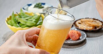 【医者が教える】統計データで突き止めた…病気になりにくい人が「お酒を飲むとき」にやっている1つのこと