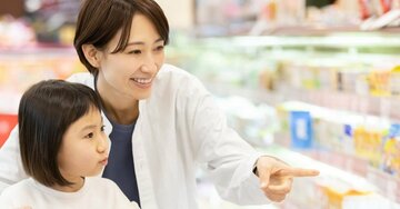 「金銭感覚がまともな子」の親がスーパーで子どもにする“魔法の質問”とは?