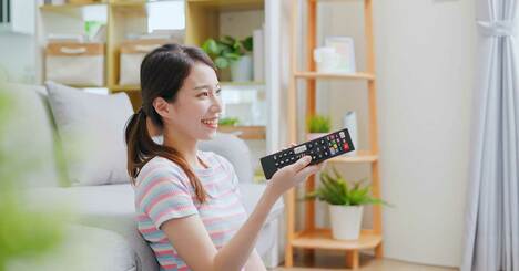 ウエスト58cmを30年キープ！ テレビを見ながらできるやせる動作とは？