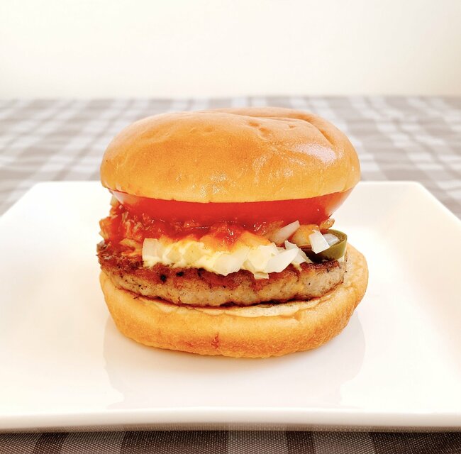 「美味しすぎて震えてる」「この世で一番うまい」モスバーガーの“隠れた名品メニュー”完成度が高すぎる…！「ふたつ食いたい」