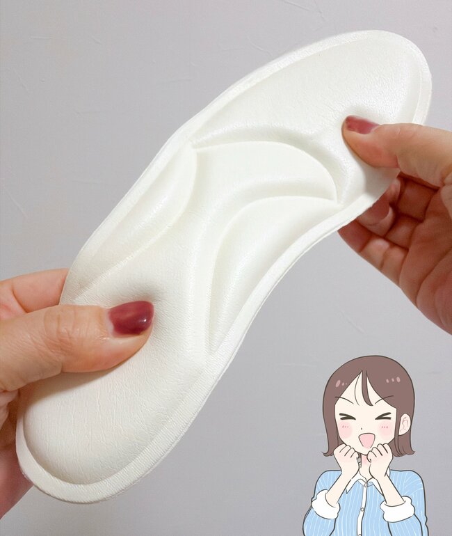 弾むようにフワフワ歩けちゃう…!ワークマンの「スポッと履けるシューズ」めっちゃ軽くて疲れにくい!《購入レビュー》