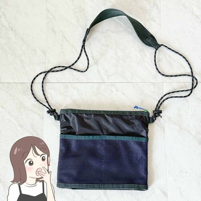 【セリア】お薬手帳がジャストフィット！スリムで軽い「ぺたんこショルダー」色違いで3つも買っちゃった！《購入レビュー》