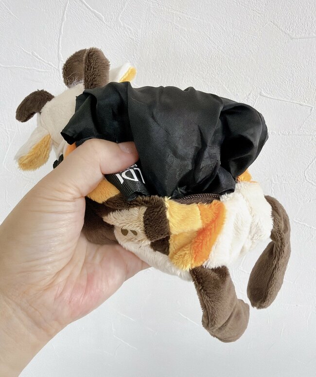 「待ってました、再入荷！」「とても可愛いです」カルディの“ぬいぐるみになるエコバッグ”毎日連れて歩きたい可愛さ…！《購入レビュー》