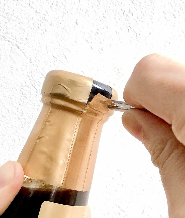 「めっちゃありがたいやつ」ダイソーで見つけた“画期的なアイテム”鍵のつけ外しが楽になった！「マジでスムーズに開けることができました」「鍵ジャラジャラ民の救済アイテムでは…？」