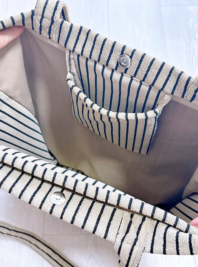 グローバルワークで見つけた“タオルみたいなバッグ”→荷物が多い日にめちゃくちゃ便利！「オシャレも使いやすさも両方叶えてくれる」