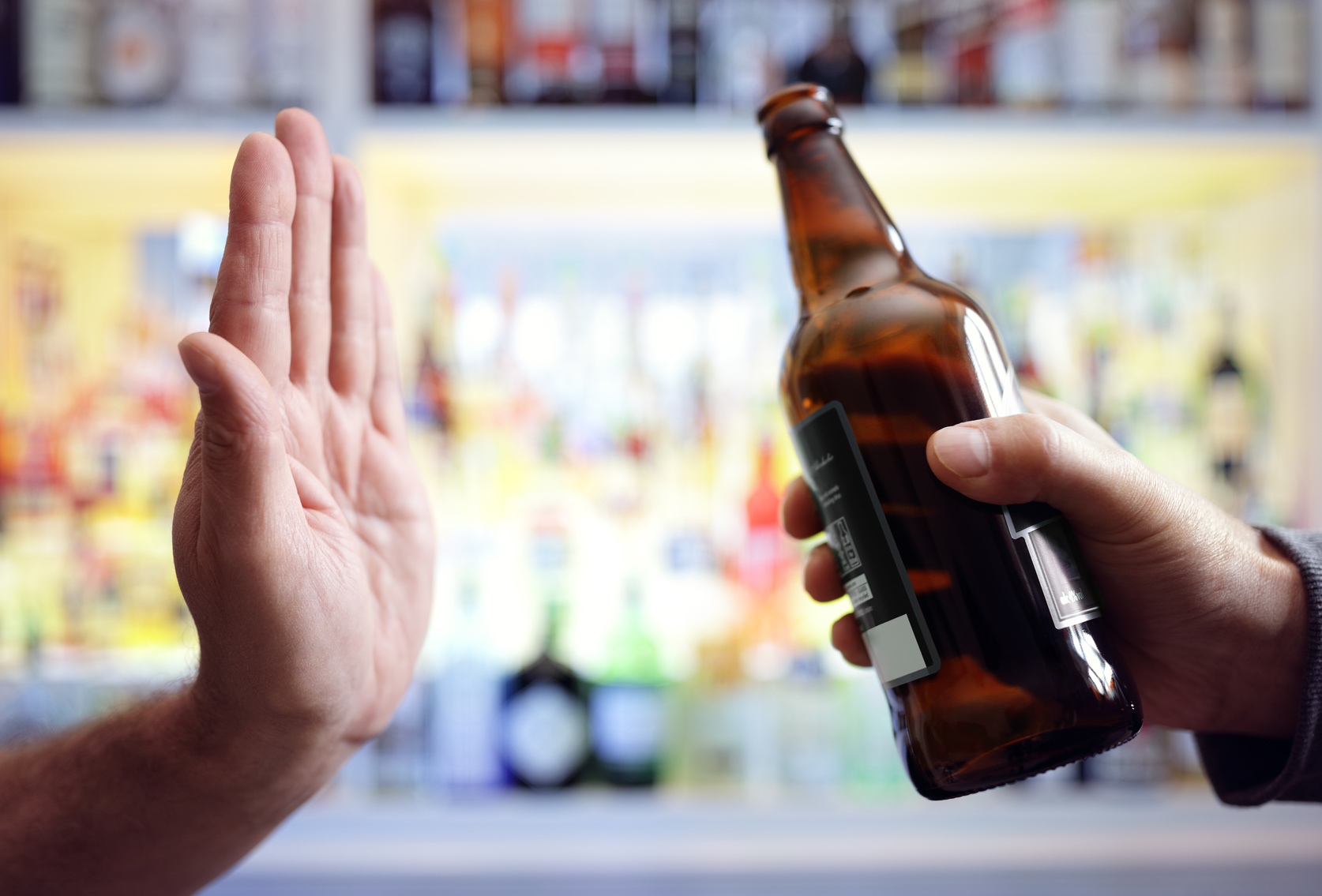 伝え方ひとつで変わる！嫌われない「飲み会の断り方」とは？