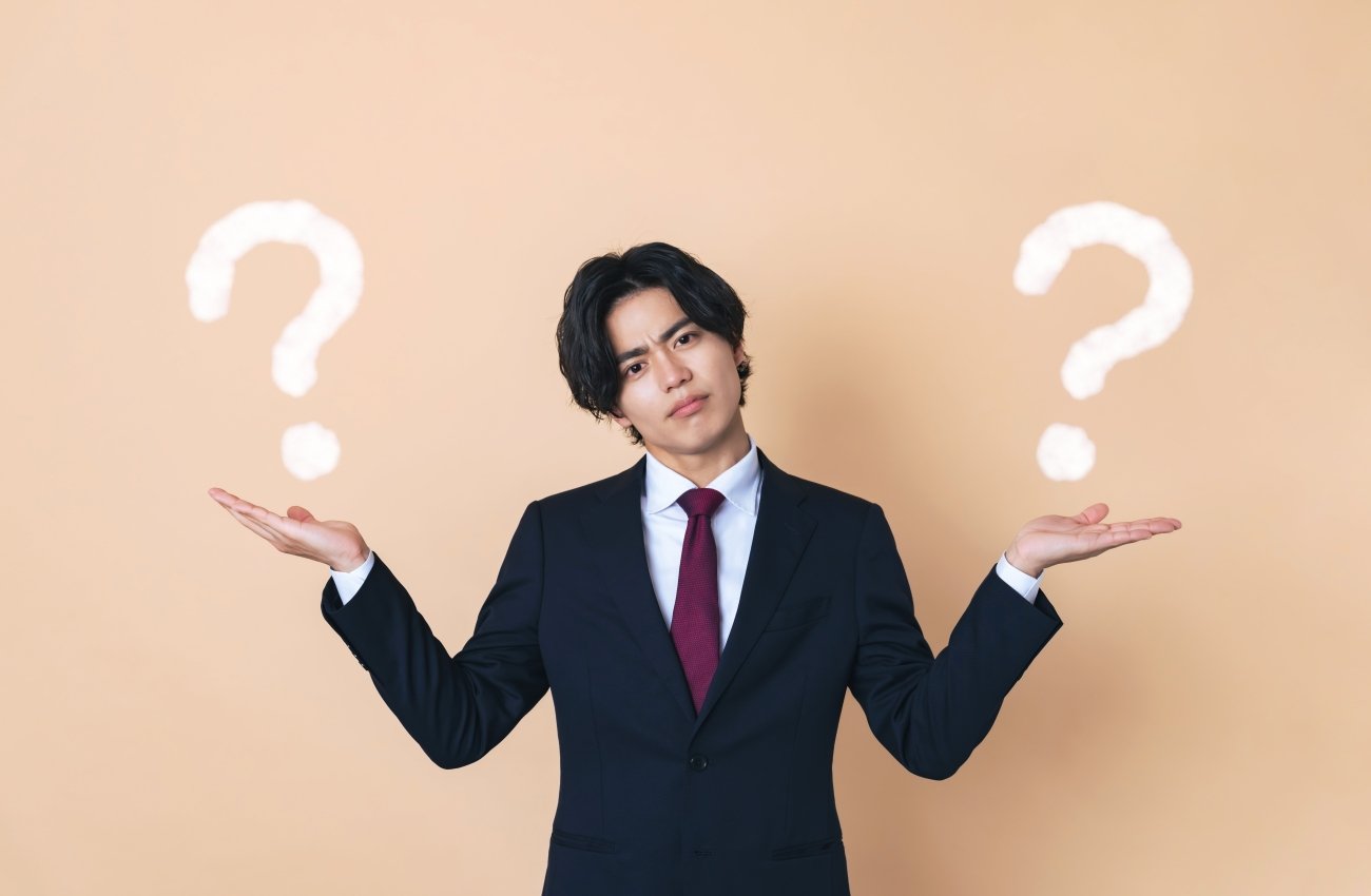 【絶対NG】職場で「サイレント減点」されるダメ質問・ワースト1<最短出世中・現役メガバンカーが教える>