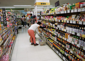 “体感物価”上昇が消費を直撃 <br />マイナス成長は本当に一時的か
