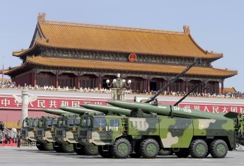 中国軍事費の伸び率低下に込められたメッセージを読む
