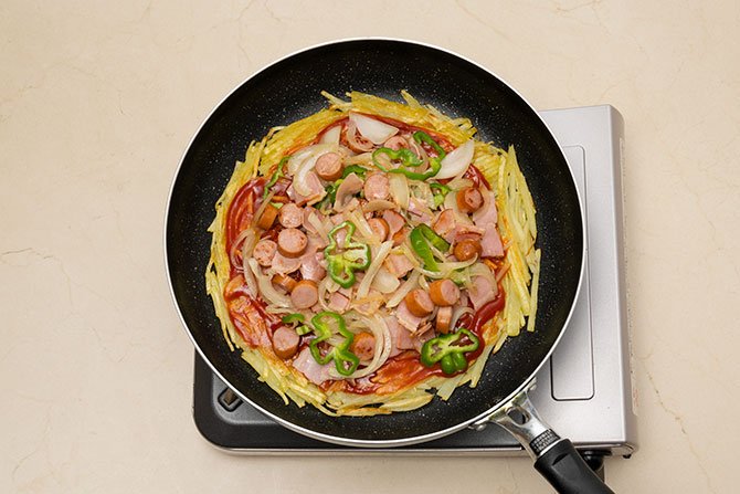 【裏ワザ料理】生地がいらない! じゃがいもサクサクピザ