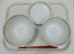 官公庁に特化したBtoBビジネスに注力し小中学校の給食用食器の納入で伸長
