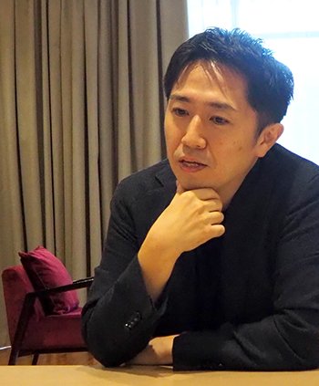 田内氏