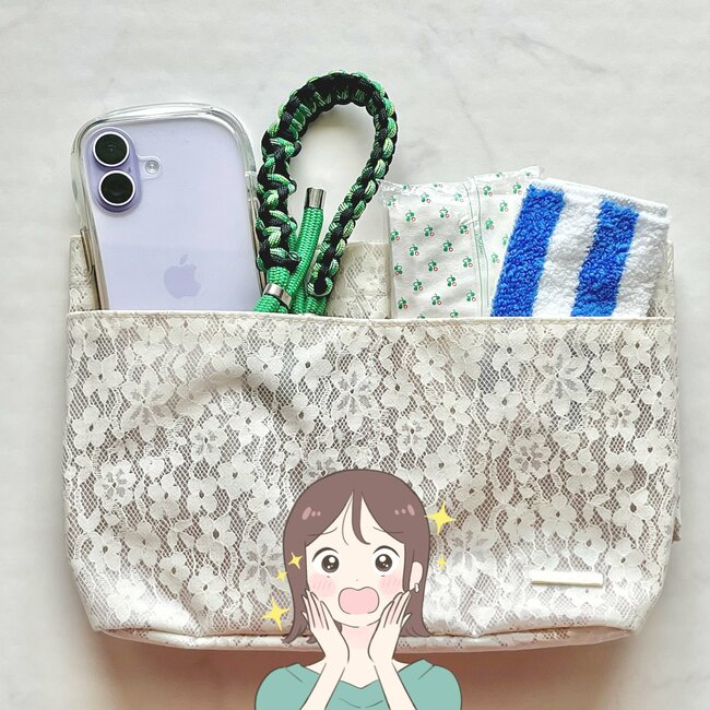 おくすり手帳や処方薬がまるっと入る！アフタヌーンティーの“ポケットたくさん収納”が理想的すぎる！「整理しやすい」「イライラが解消」