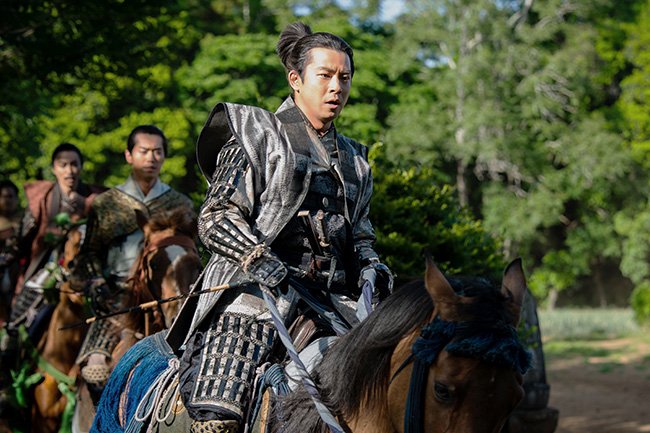 小一郎（演：仲野太賀）（C）NHK