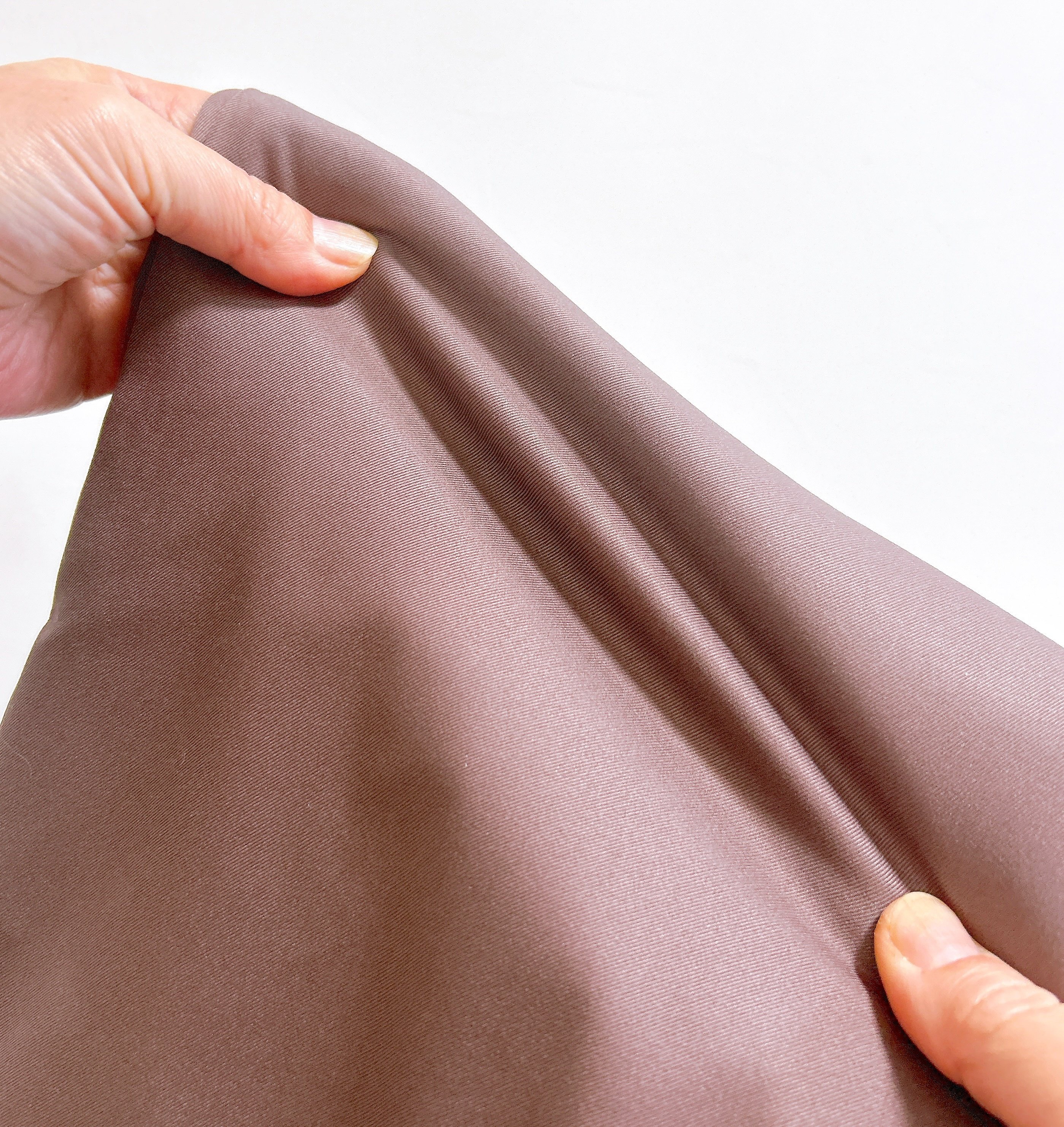 気温9度でも寒くない！ワークマンの“1900円アウター”が春まで使えてオシャレ！「冷たい風を中まで通さない」「暖かいから最高です」