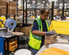 アマゾン4-6月期、快走続くも予想届かず