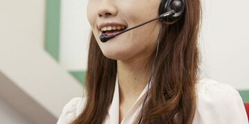 大手クレジットカードのカードデスクの営業時間が相次いで短縮へ！東京ディズニーリゾートやUSJの「JCBラウンジ招待券」を請求するときは注意！