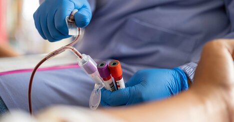 「真夜中2時の採血」「明け方5時の採血」に悲鳴…インドの病院“入院生活”で起きた試練の真実