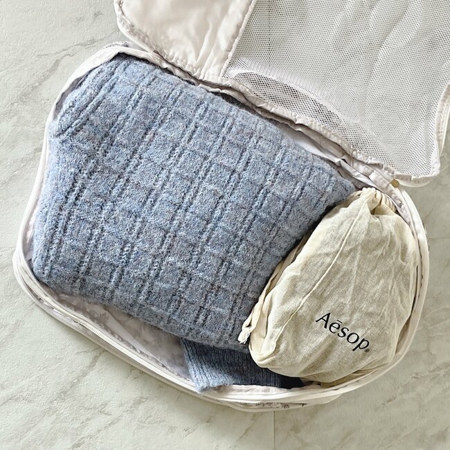 旅行カバンがスッキリした…！フランフランの“圧縮できるバッグ”2泊3日分の服がコンパクトにまとまるの！「荷物がかさばらない」「可愛くてテンションが上がる」