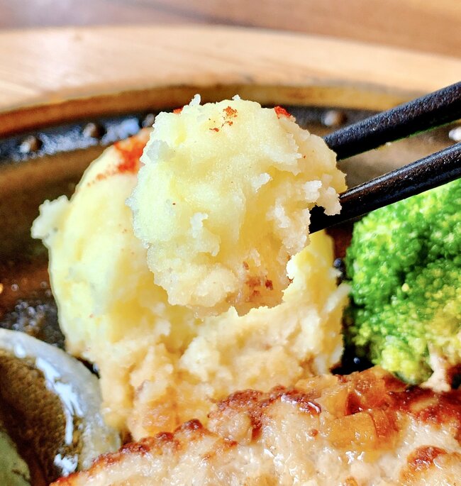 「ハンバーグより美味い」びっくりドンキーの“まさかの新メニュー”ご飯を食べる手が止まらない…！「美味すぎて神」「めちゃウマだったんだけど」
