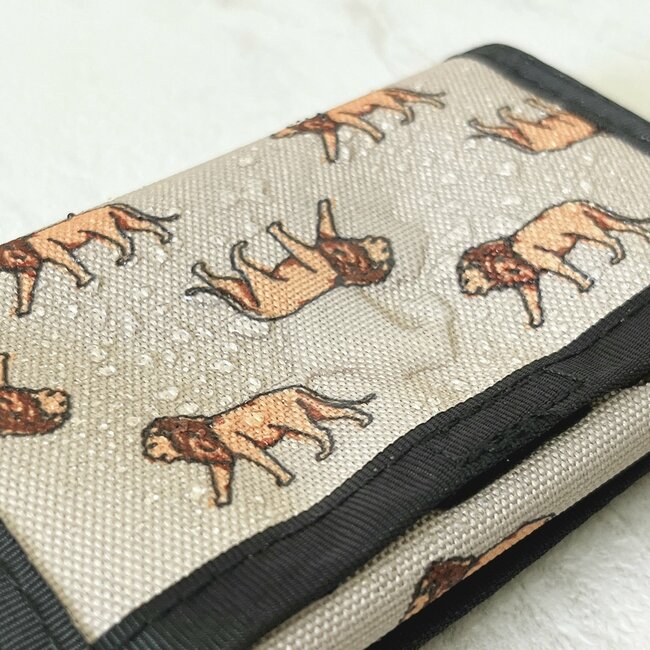 カードが17枚も入った！ニコアンドの“おしゃれミニ財布”手のひらサイズなのに収納力すごい！「ちょうどいいサイズ感」「ものすごく使いやすい」