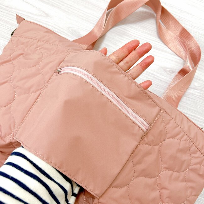 1泊分の荷物がまるっと入った！ワークマンの「めちゃ軽バッグ」スマホと同じくらいの軽さでビックリする！