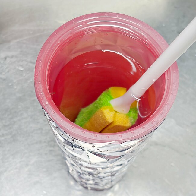 「ラスいちゲットしました」「可愛すぎる」スタバの“宝石みたいなタンブラー”キラキラ輝いて美しすぎる！「残り3点くらいで無事買えた」