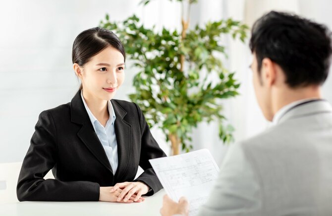 【面接官は誰がやる？】大企業は「役職者」、中小企業は「社長」。では、毎年250人採用する会社は？