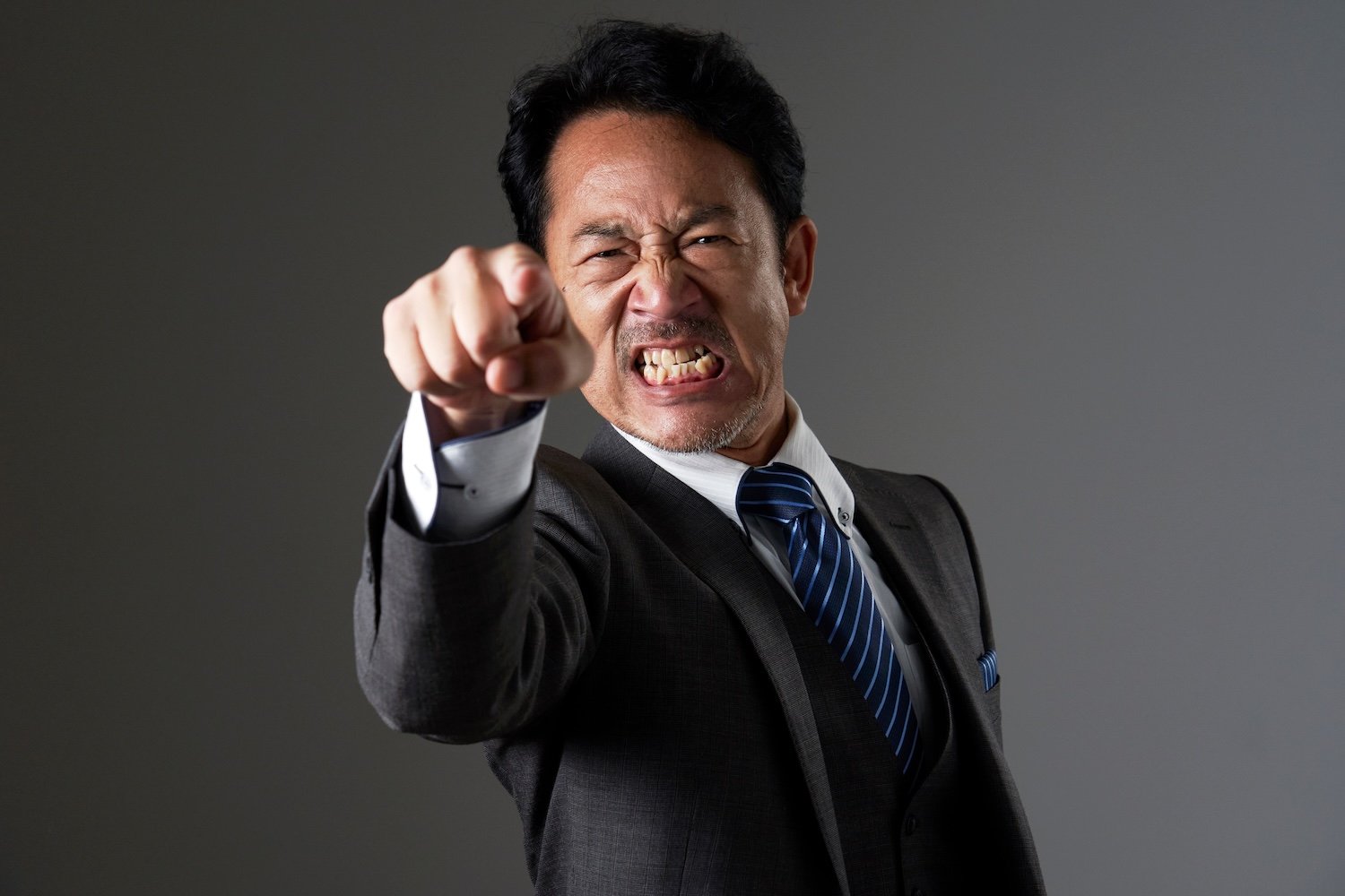 50代、ハラスメントする管理職の特徴・ワースト1