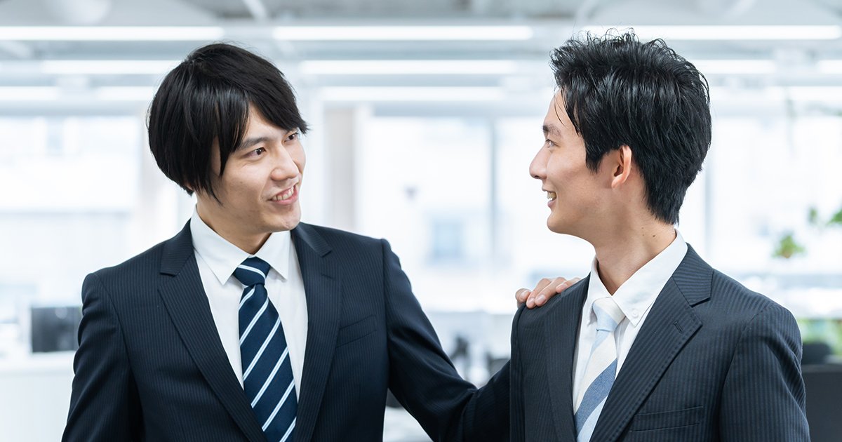 オフィスで働くビジネスマン