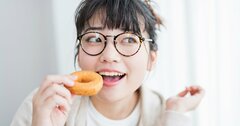 おやつを食べるのが止まらない人は運が悪い？