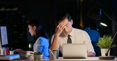 心を消耗させるNG思考、無意識にストレスをため込む人の「頭のクセ」