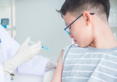 10代の新型コロナワクチン接種、気になる副反応は？