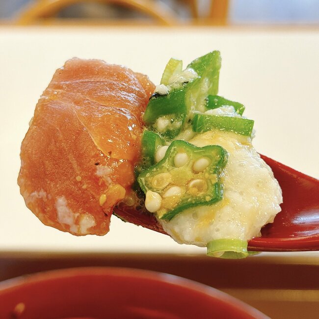 「具材めっちゃ多い」「腹いっぱいだァ」すき家の“てんこ盛り丼”が味もボリュームも大満足!「完全栄養食だろコレ」《実食レビュー》
