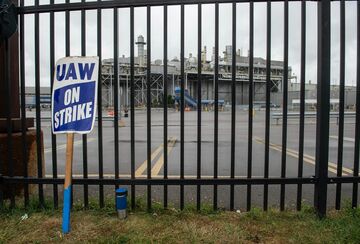 米UAW組合員の高賃金、経営の柔軟性を奪いかねず