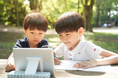 「そりゃ難関校受かるわ…」公園で遊ぶSAPIX生の会話がハイレベルすぎた【中学受験で成功する子の共通点】