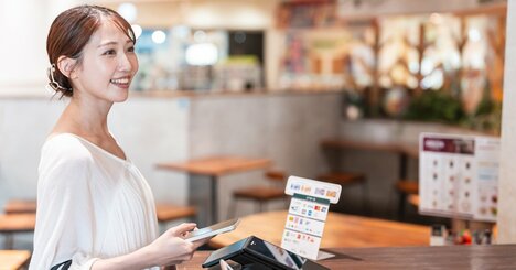 「え…まだスマホ決済やってないの？」物価高騰時代の買い物で“クレジットカード派”が損をするワケ