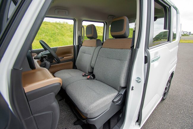 日産・ルークス前席