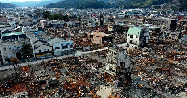 能登半島地震による傷跡を示す、石川県輪島市の輪島朝市の空撮