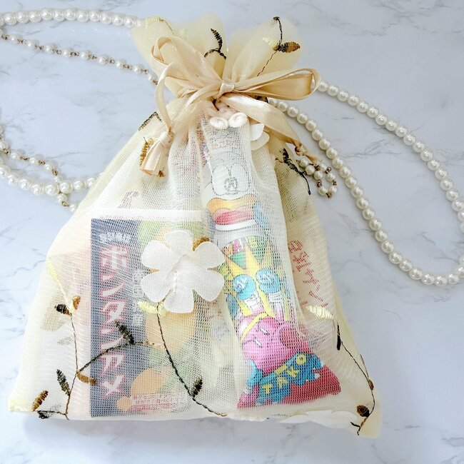 思わず全種類まとめ買いしちゃった！セリアの「華やかポーチ」がロマンチックすぎるんだけど…！《購入レビュー》