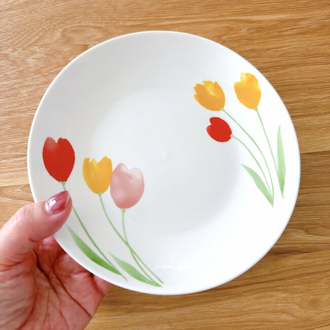 思わずまとめ買いした…！セリアの「昭和レトロな食器」チューリップ柄が可愛すぎる！