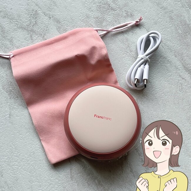 「真冬のディズニーで大活躍！」フランフランの“繰り返し使えるカイロ”マカロンみたいな形が可愛い！「思っていた以上に温かい」「両ポケットに分けて入れられる」