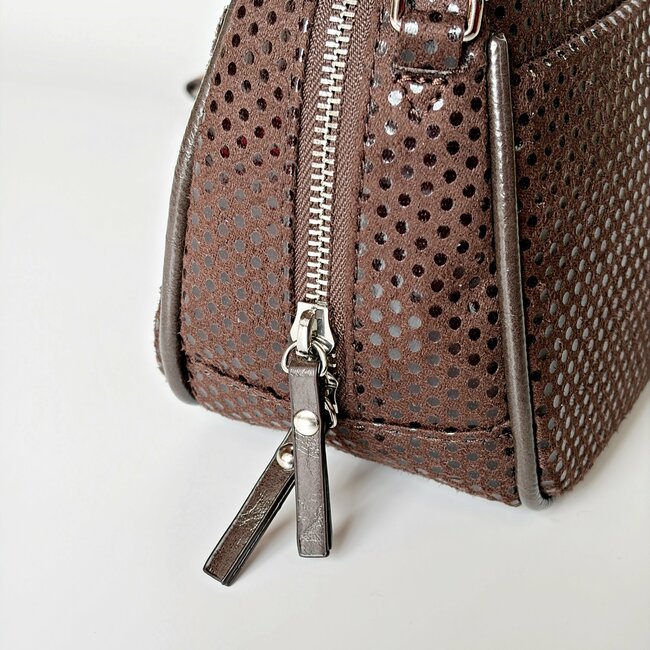 「こんなバッグを探してました！」ニコアンドの“お財布がいらないバッグ”荷物を減らせて快適すぎる！「使いやすさ満点です」「色違いも欲しくなってきました」