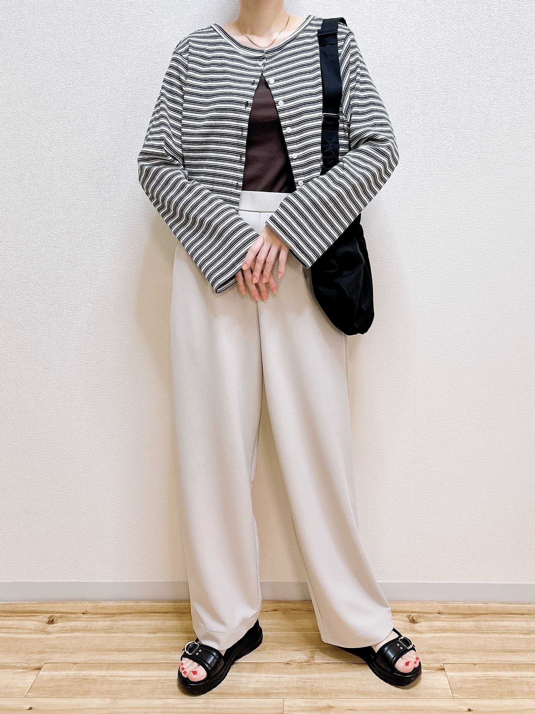 「あまりにも良すぎて2着目です」グローバルワークの“楽ちんワイドパンツ”どこから見てもシルエットが美しい！「何枚あっても便利」「買って正解でした」