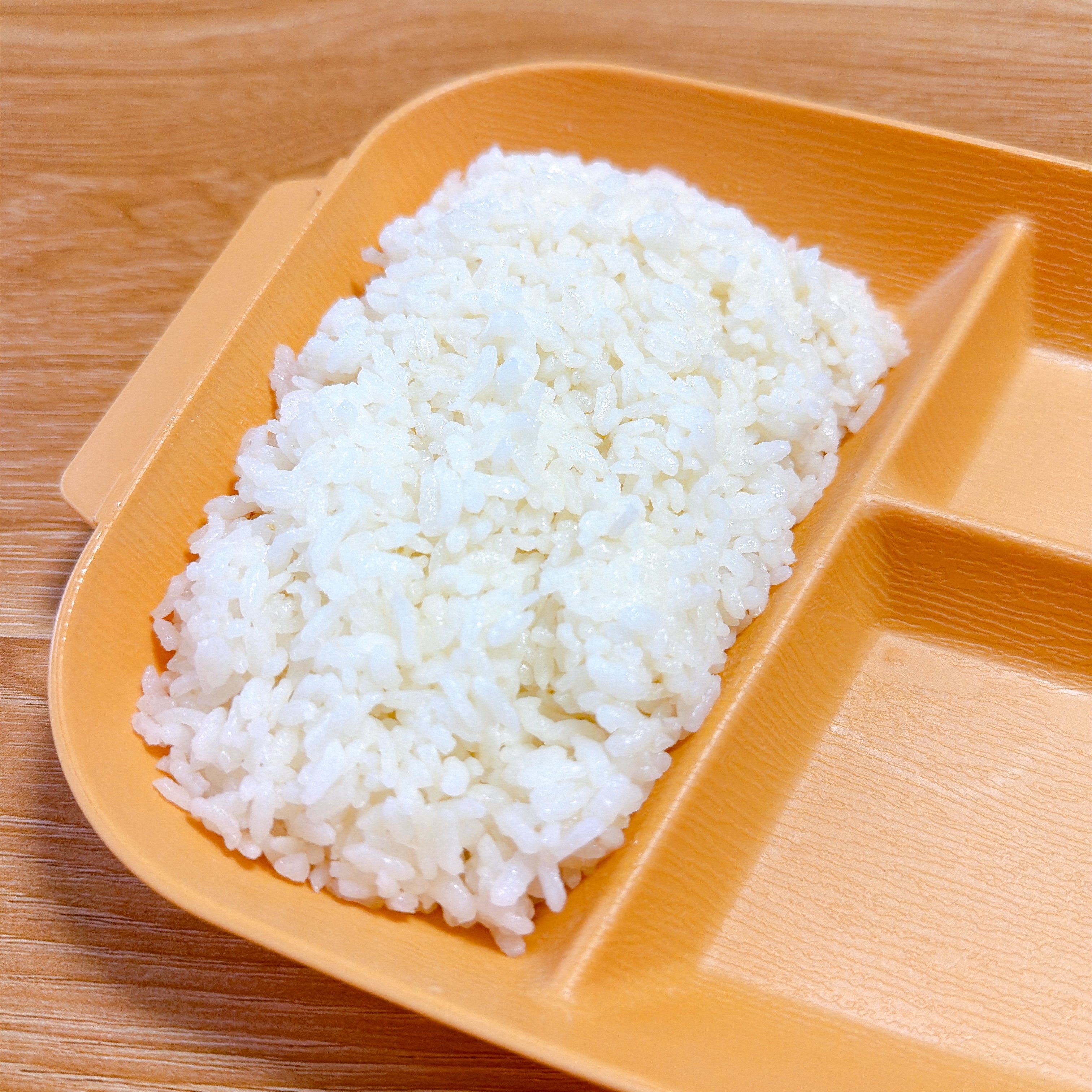 家族分買えばよかったと後悔。セリアの「カフェみたいなプレート」毎日出番が止まらない!《購入レビュー》