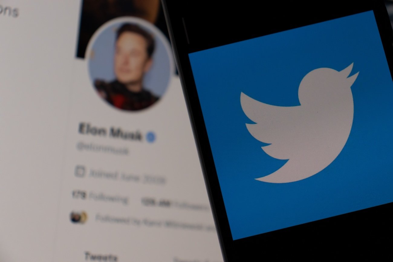 イーロン・マスクによるツイッター買収報道、そしてテスラ株価急落…ツイッター社内に走った緊張と不安の日々【話題の1冊を紹介】