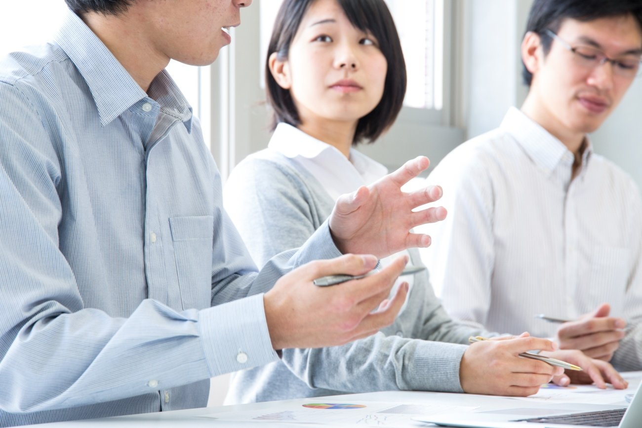 会話で振ってはいけない、避けるべきNG話題ワースト3