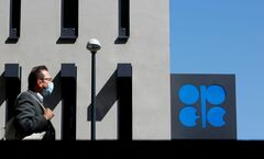 OPECプラス、協調減産を緩和へ　需要回復見込む