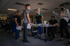 ワクチン接種義務、米職場でなぜ広がらない？